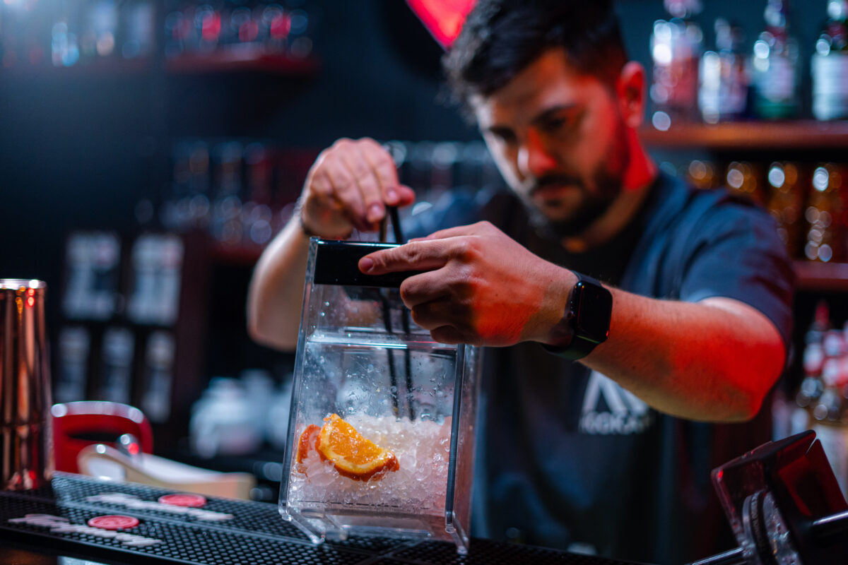 Destination Lounge In the mountain - Brasov - Lounge tip cafenea concept cu narghilea si mixuri de arome premium cocktailuri de specialitate si vibe de relaxare.