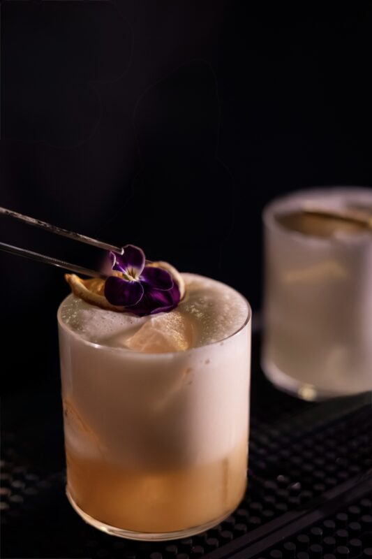 Destination Lounge In the mountain - Brasov - Lounge tip cafenea concept cu narghilea si mixuri de arome premium cocktailuri de specialitate si vibe de relaxare.